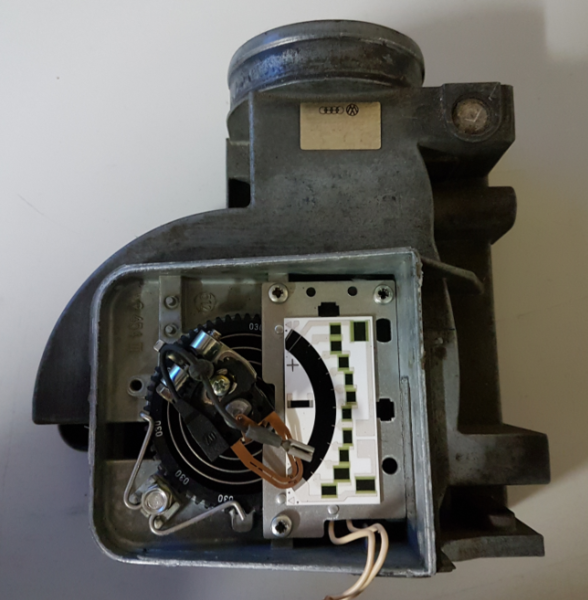 Datei:09 Platine befestigt.PNG