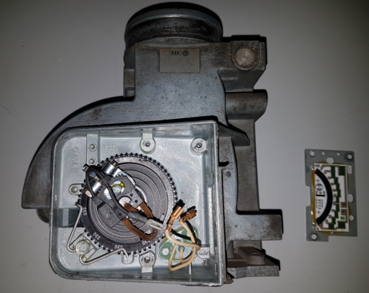 Datei:06 Platine ausgebaut.PNG